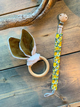 Load image into Gallery viewer, Wooden Pacifier Leash &amp; Leaf Teether Set

