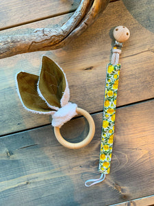 Wooden Pacifier Leash & Leaf Teether Set